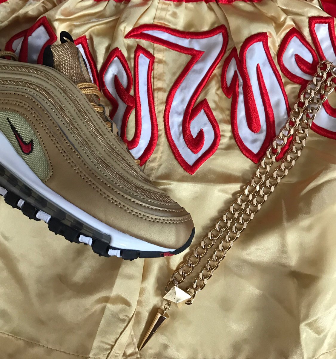 Lavitique's tweet photo. | Lavitique Jewellery &amp; Acessories | #shopnow for some golden moments : https://t.co/ShcJK2Du4F • link in bio 
#nikeairmax97 #goldbullet https://t.co/6VWX1Gspoi