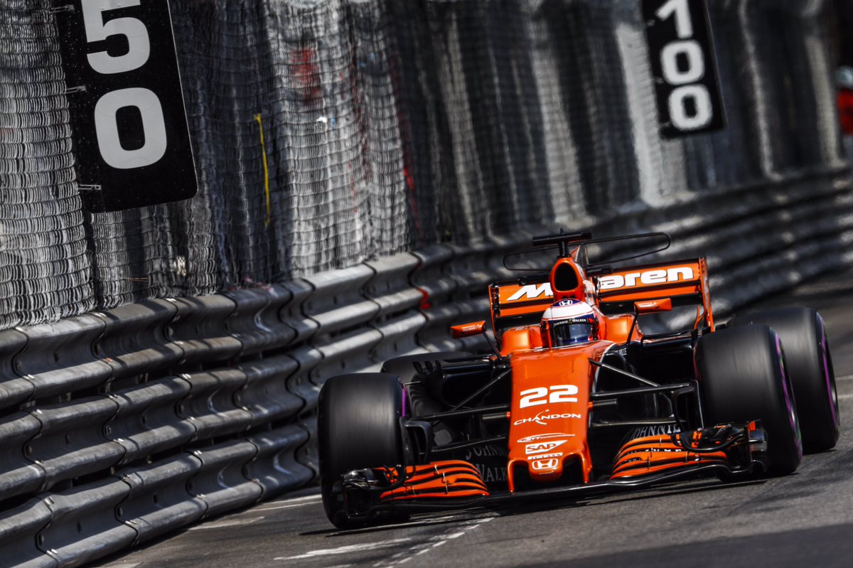 jensonbuttonBR's tweet image. Jenson Button está evoluindo a cada treino, no FP2 ele foi P12