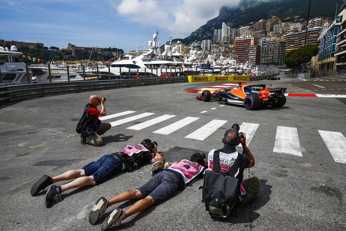 jensonbuttonBR's tweet image. Jenson Button está evoluindo a cada treino, no FP2 ele foi P12