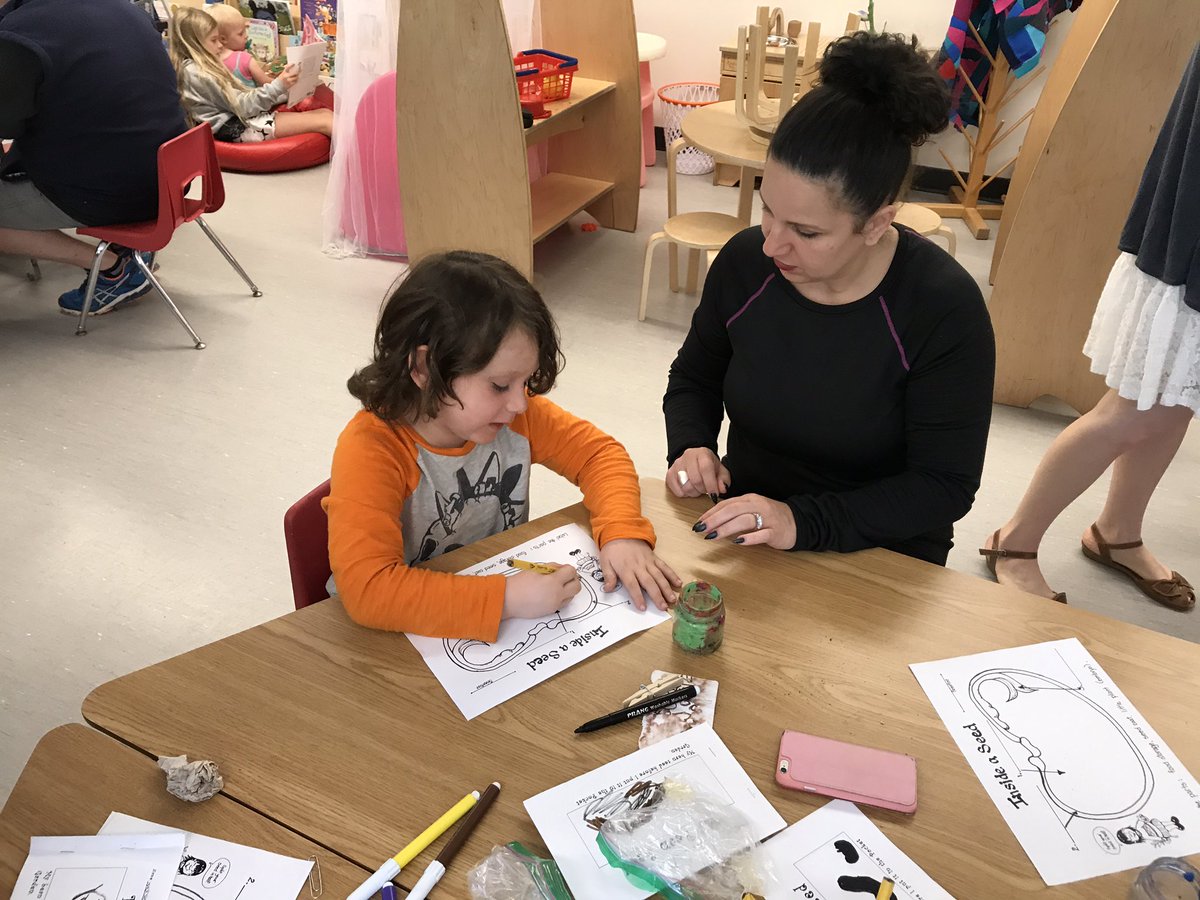 gleneagles_news's tweet photo. Whether it be #coding #design #thinking #visual #arts #inquiry #documentaries #GEStudio @mdavisetad rocks @WestVanSchools sharing learning https://t.co/ebNtjWLg5C