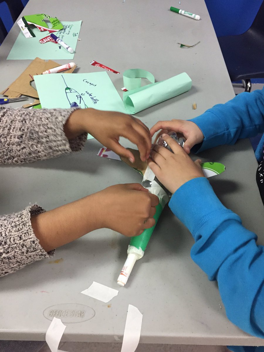 MrsDaeninck's tweet photo. Designing aircraft at the Aviation Museum. @MrsDaeninck @HarrowHawksWSD #harrowlearns https://t.co/rxKgmqSn53