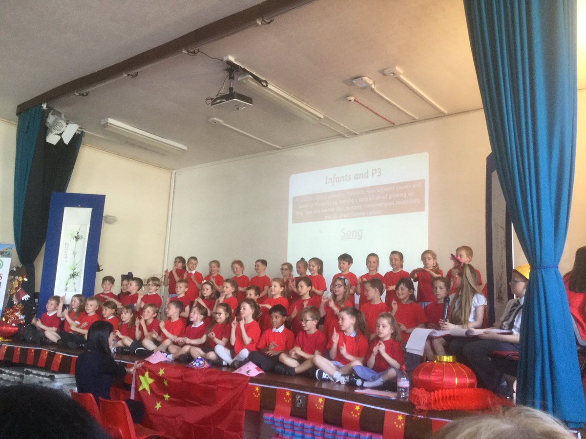 Vibrant,energetic hub launch <a href="/crossarthurlie/">Cross Arthurlie</a> <a href="/modlangeastren/">East Ren Mod Langs</a>.Well led by learners👏🏽
Superb performances from primary classes&amp;St Ninian's HS