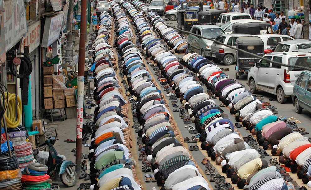 theyementimes's tweet photo. Ramadan around the world: Why they fast, when they fast, and what they get out of Ramadan? https://t.co/oCuXrfJ8xy via @theyementimes https://t.co/788iUi9W4r