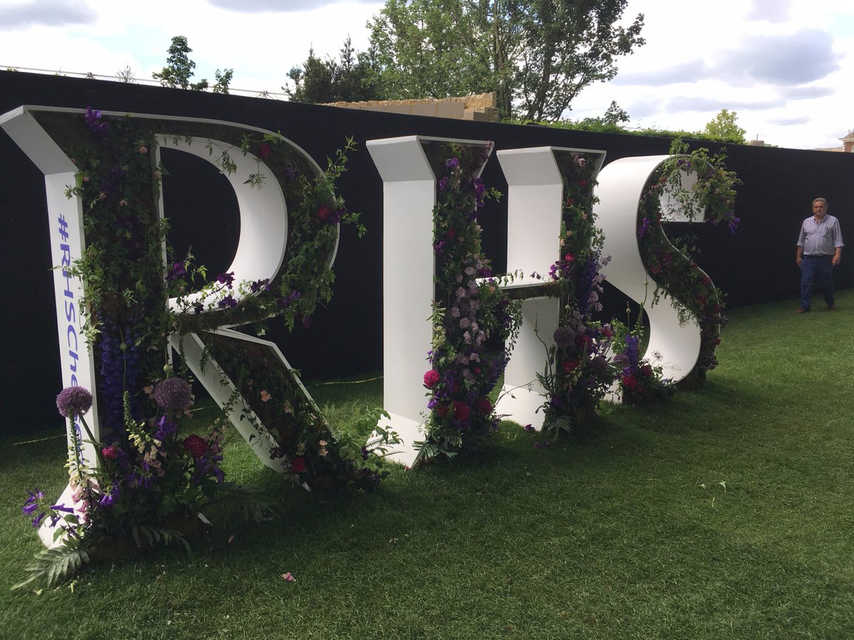 OpenviewLand's tweet image. The team had a fantastic, knowledgeable day@The_RHS Cheslea Flower Show - Many new ideas to take back with us #design #landscaping #Kent