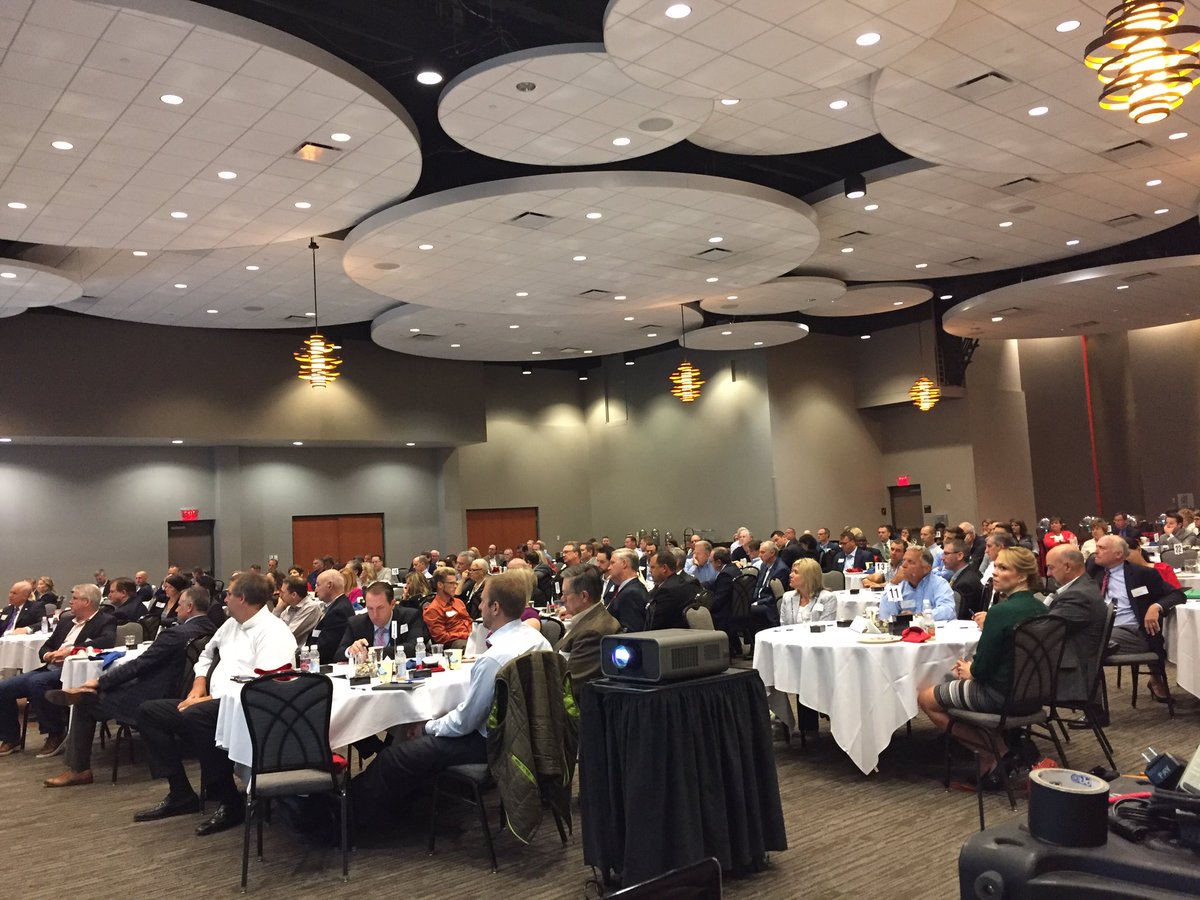 tbrachle1's tweet photo. 2017 Roundtable Program Kickoff - Proximity is Power @CincyChamber https://t.co/zQMkWsDWQm