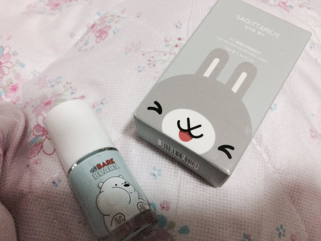 _sehunz94's tweet photo. มาวันนี้อารมณ์ดี ไม่ติด E แจกน้ำหอม กับน้ำยาทาเล็บ We bears น้า 2 คน รีได้เลย ปิดรีวันที่ 12 กค.นะ 😘 #DafBama2017_EXO https://t.co/2oUoKQicfi