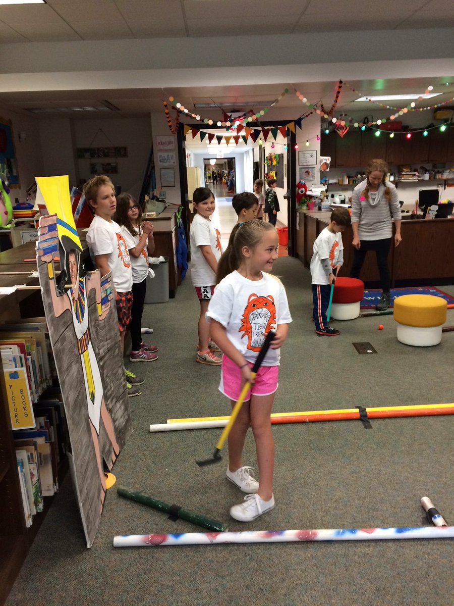 mrslangersclass's tweet image. Rain can&apos;t stop us! Let the (Field Day) games begin! #cfevs #stillhavingfun