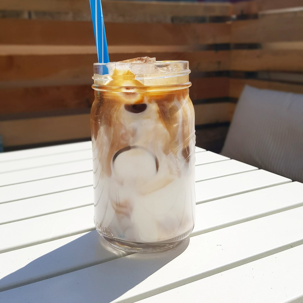 ThePaddleDorset's tweet photo. Perfect day for an #icedcoffee #extractcoffee #thepaddle #highcliffe #summeriscoming https://t.co/wOBze8zZML