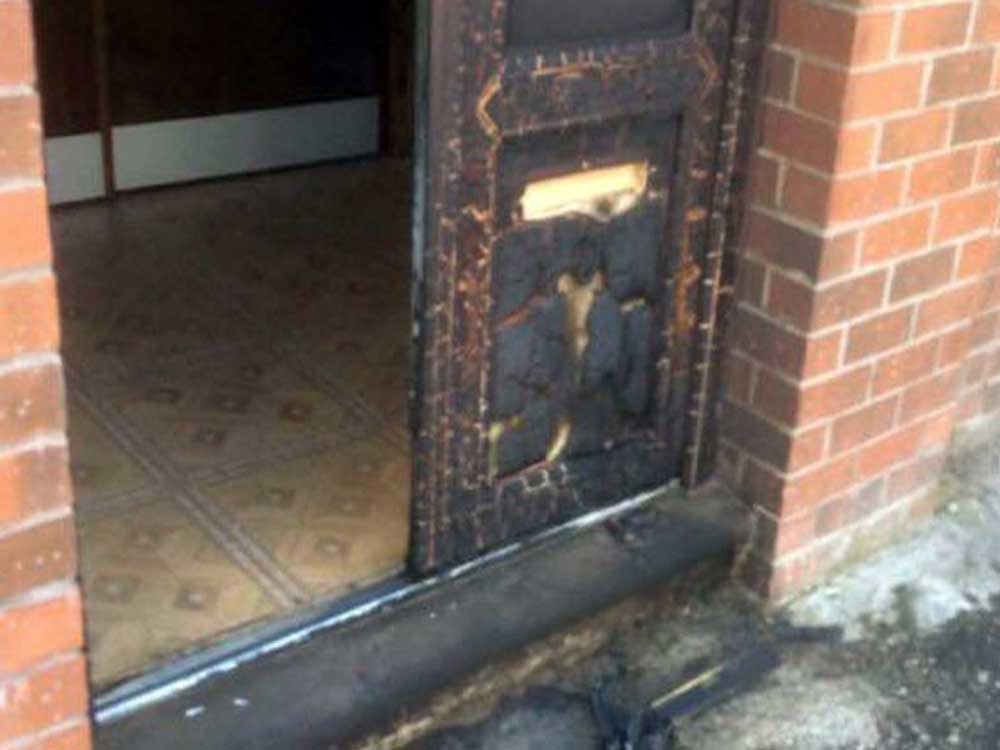 DeccanHerald's tweet photo. #UKattack fallout: #Muslim student spat on, another told 'stop bombing' | https://t.co/JC4chbP1G3 https://t.co/dh0l67QS7G