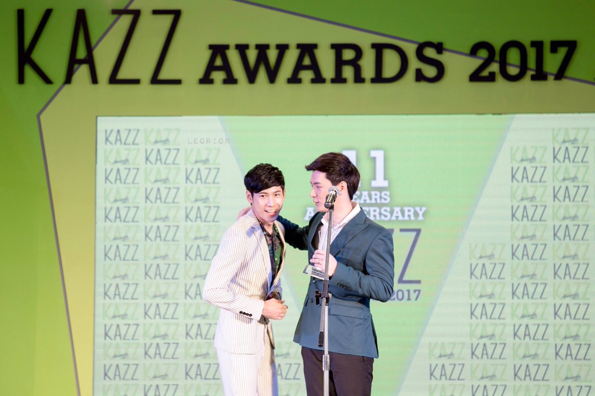 LeOrion_Photo's tweet image. ความสำเร็จบางอย่างมันคงจะดีหากมีอีกคนได้อยู่ชื่นชมมันไปด้วยกัน #2ofUS 

#ทีมพีรญา 
#SingtoPrachaya #KristPerawat 
#เพิงหมาแหงนข้างรั้ว