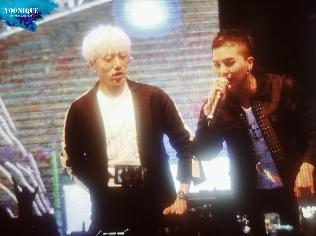 yoonique0121's tweet photo. 170525 동국대학교 축제
💕💕 #강승윤 #위너 https://t.co/RbHsG6g9qr