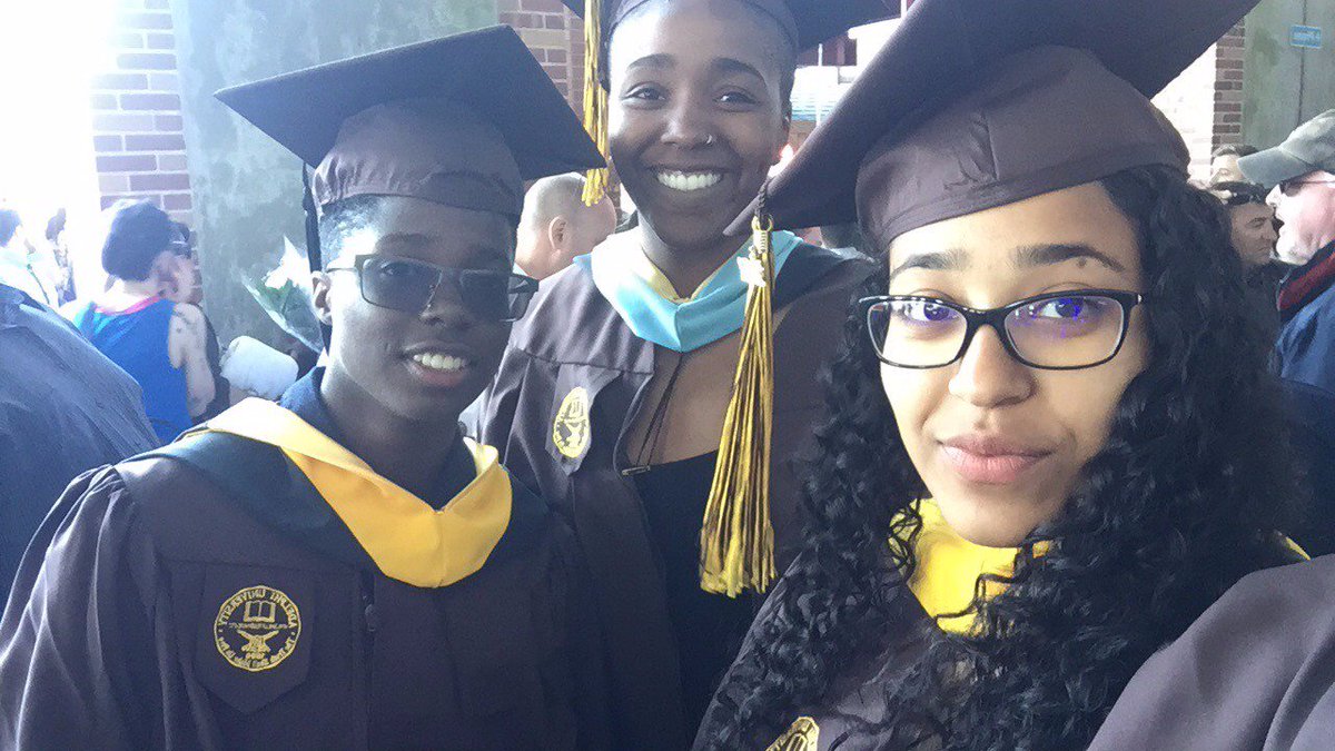 AdelphiSBYD's tweet image. More pics of our #SBYD graduates at @AdelphiU's commencement, ready to dive into the professional world and use #sport4good #AdelphiGrad2017