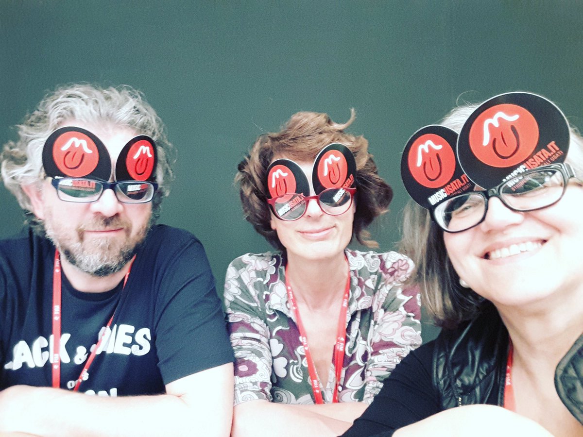 musicusata's tweet photo. #cazzeggio aspettando #MusicusataPoint a #FIMFIERA #LarioFiere
#musicusata #musicusatagroove #strumentimusicaliusati @FIMFiera https://t.co/BZ1ZCAzSIq