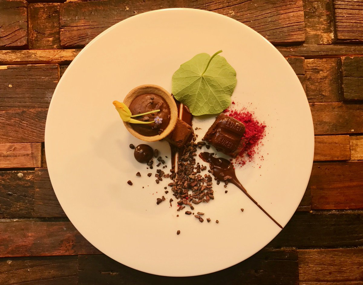 Christopher Burt tweet media