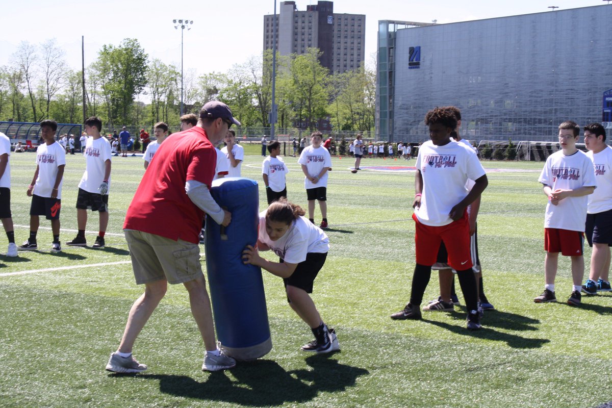 jdcreditunion's tweet photo. Great turnout for #FootballForYOU in #Lowell #MA on May 20! Sign up for #Nashua #NH June 16, 2017 https://t.co/TUv5jFLBum @NEPAC https://t.co/Yld1WXK2QI