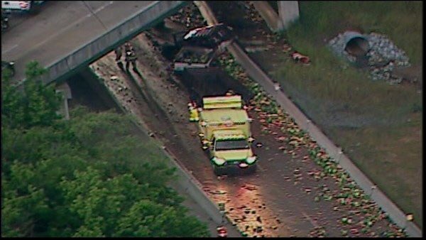 GAFollowers's tweet photo. Lanes of I-85 were closed in Gwinnett Co. this morning after a truck hauling watermelon spilled its load onto the road after a crash. https://t.co/SdvW0XkvQv