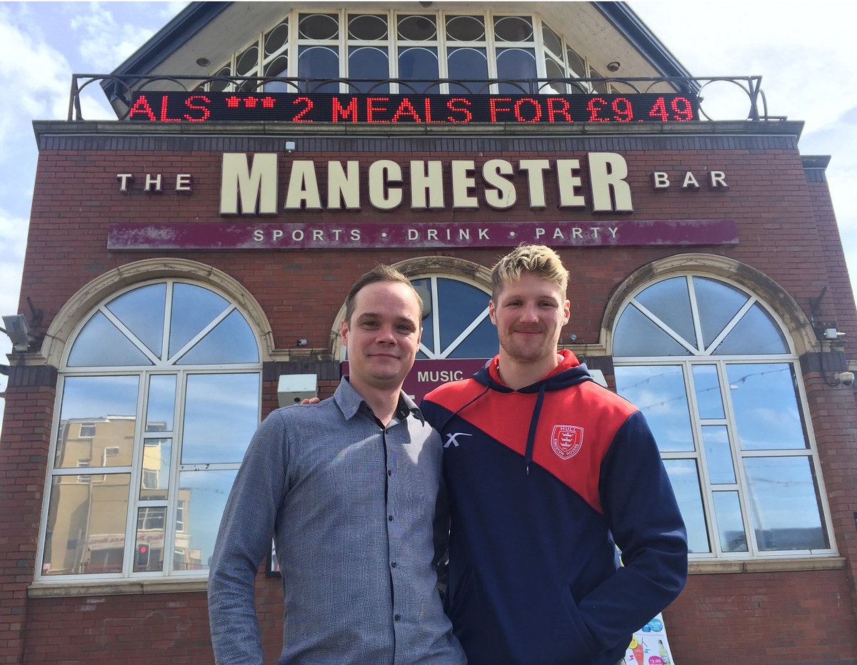 hullkrofficial's tweet photo. #SummerBash @ManchesterPub1 have asked for your song suggestions to add to their playlist on Saturday. Tweet your ideas using #BashBeats 🎧 https://t.co/h7Qi9ZcM7M