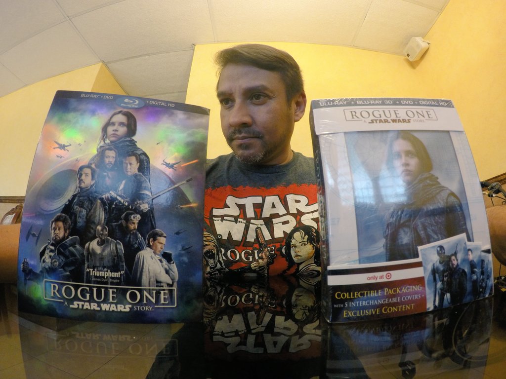 SergioMixPTY's tweet photo. Ya tengo las 2 ediciones de #RogueOne en #BluRay 2D y 3D traídas por @AirboxPanama los expertos en #ComprasPorInternet #StarWars #Movies 😀 https://t.co/cnvQFOAajT