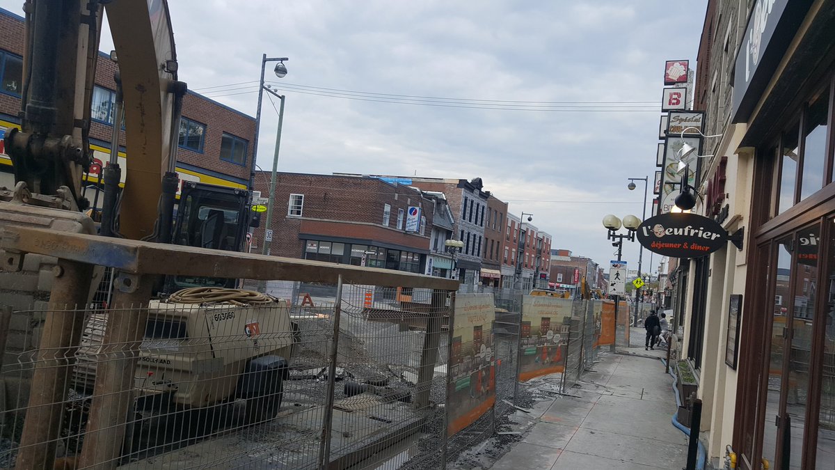 Samual_Gustav's tweet photo. #Toujours de la #Calisse de #Construction
#PuCapable!! https://t.co/Pxt2zAE8A2
