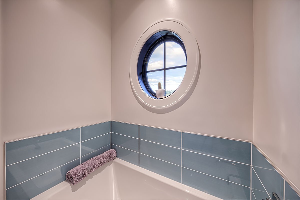 InnotechWindows's tweet photo. We like to show our big windows, but we also make super cute small ones too. #designaccent #roundwindow #ycc https://t.co/LtBZbT9HiR