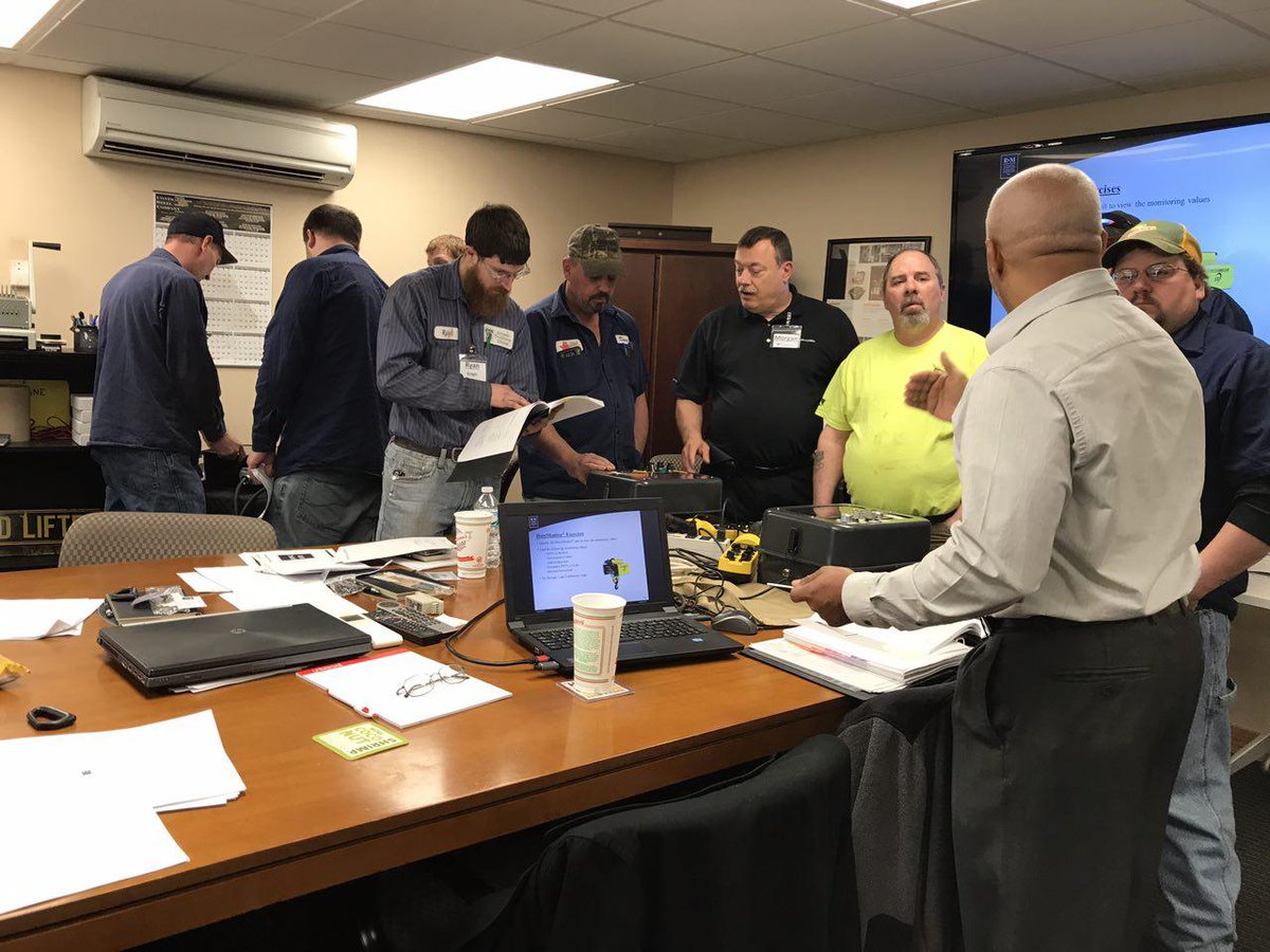 RMHoist's tweet image. Successful R&amp;amp;M Materials Handling, Inc. HoistMonitor Service Training at @OneCraneSource Star Crane. Thanks for hosting us.