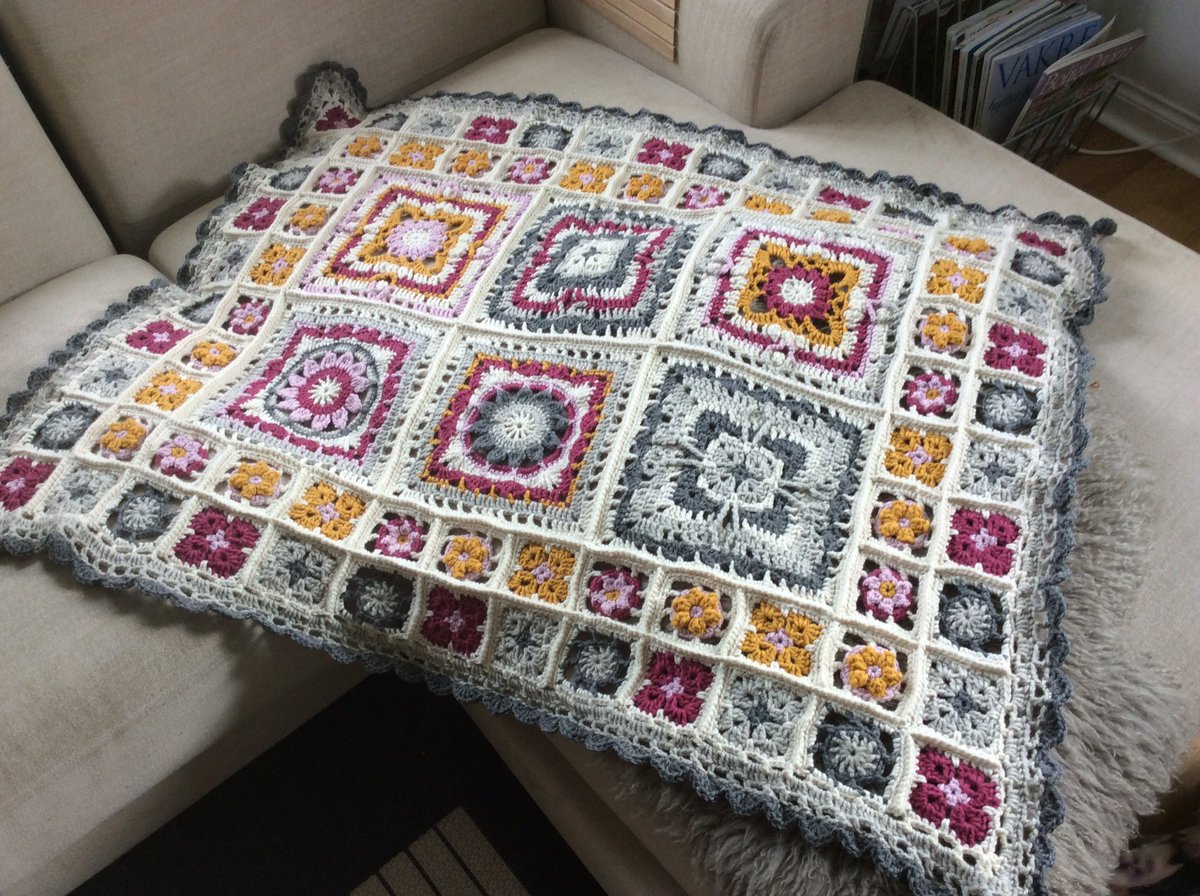 knitcrochetlove's tweet photo. My #springlanecal blanket is done!! Very happy. 💖13 weeks, 22 skeins of alpaca/wool yarn. @Garnstudio #dropsalong #crochet https://t.co/BjWwB172o2