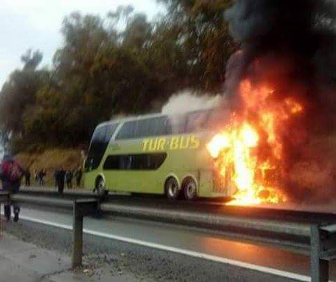 PabloCa23736849's tweet photo. #turbus lo siento por la gente que iba en el bus pero turbus, la hizo de nuevo con su mala mantención y poca empatía con su cliente https://t.co/knrT8zvnAg
