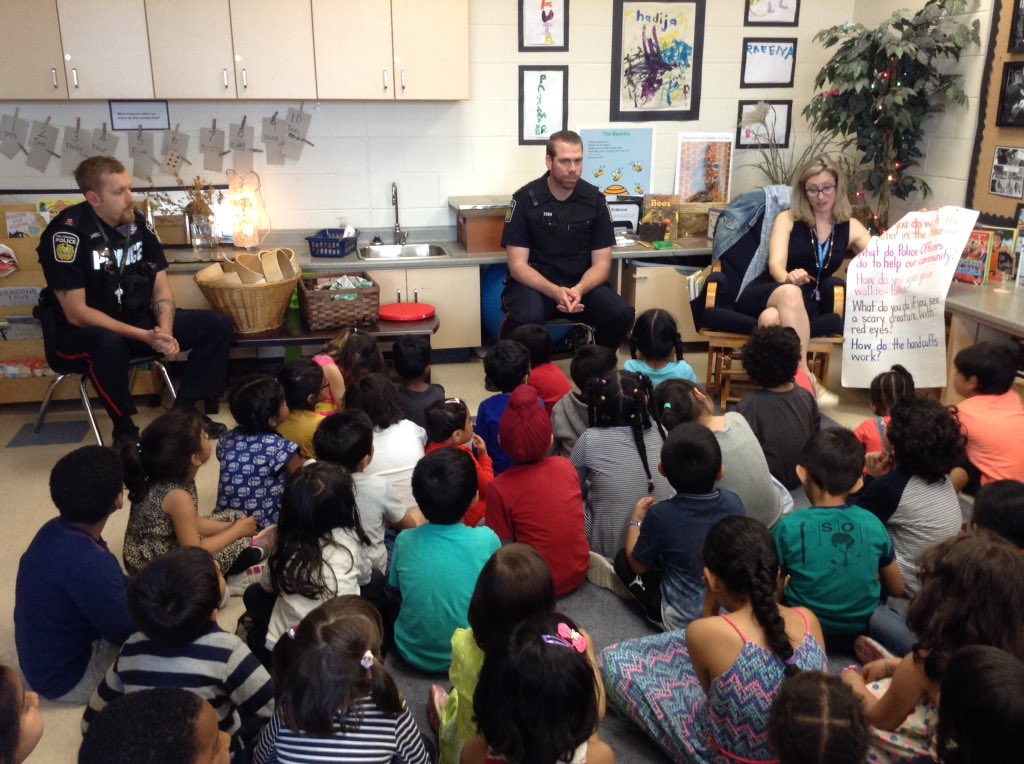 LittleEagles123's tweet photo. Our visit with the police officers last week during #PoliceAppreciationWeek #peelpolice https://t.co/1hcY1MKcAt