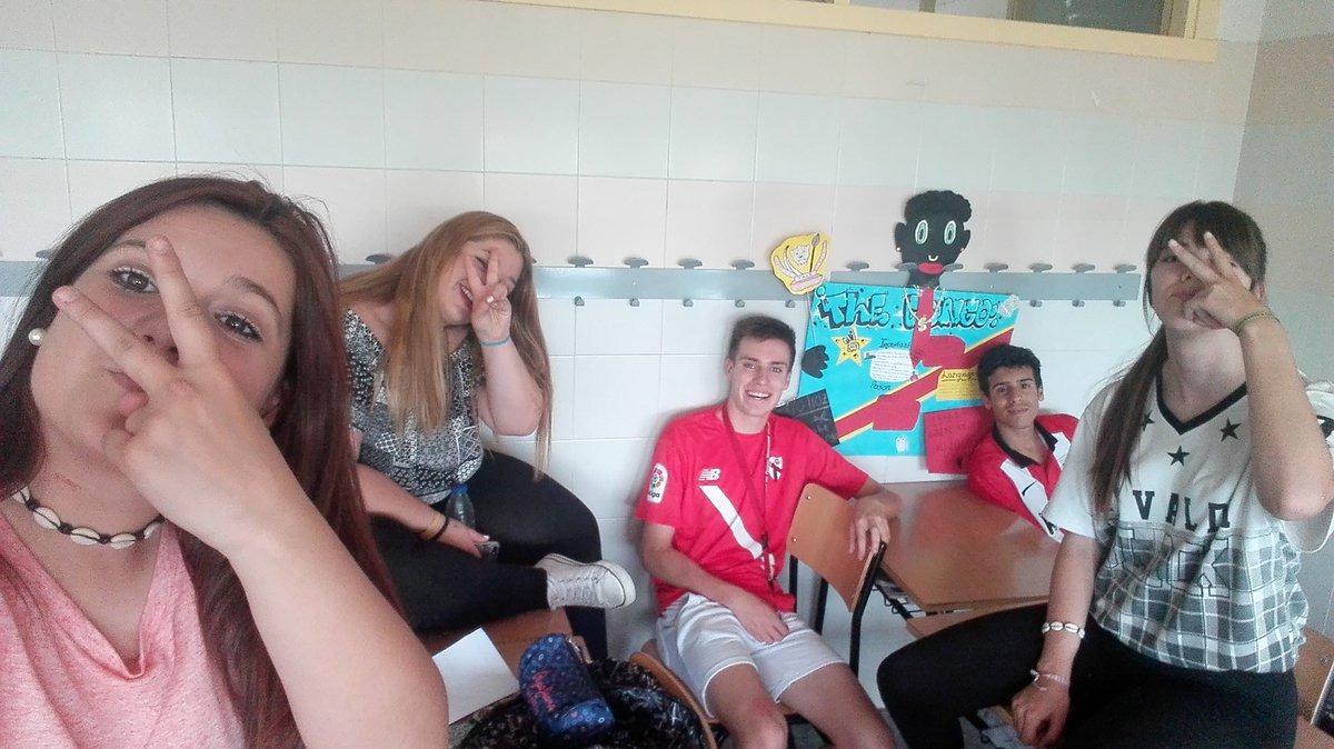 aliciagnlr's tweet photo. Económicos 💜💜 @NayaraLozano_ @veronicalazaro6 @mario11soto https://t.co/ooIBv0gu8H