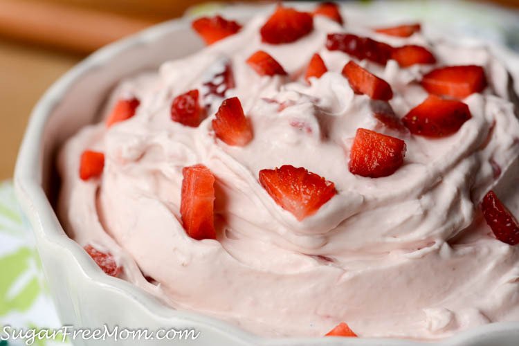 #Lowcarb #Keto #Glutenfree #Atkins Strawberry Cheesecake Dip!  bit.ly/2rYxWPR