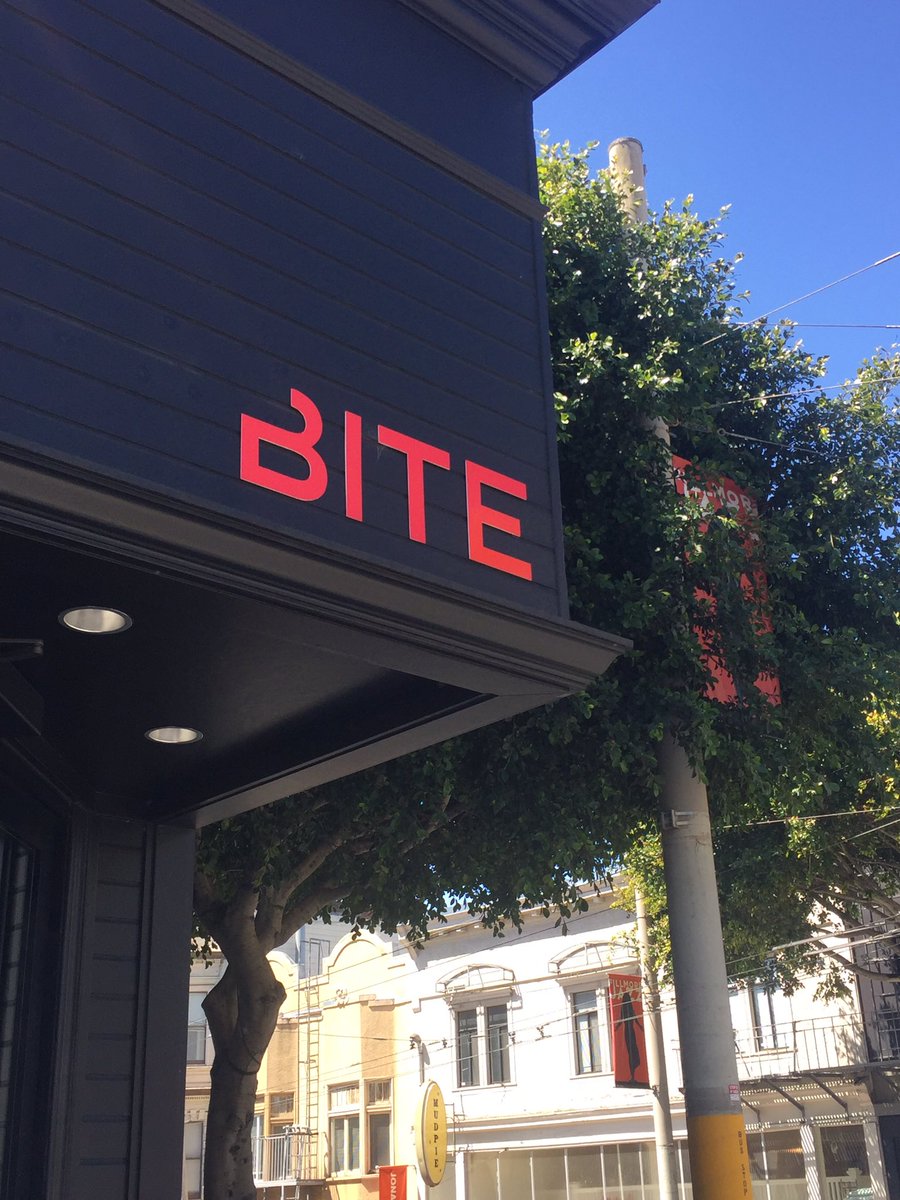 melaniedavid's tweet photo. What a cool experience at #biteSF with my girls. Created our own lippies. #liplab. 💄💋 https://t.co/moon4DMXsd