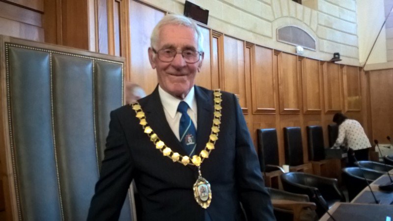 DevonCC's tweet photo. New DCC Chairman, Cllr Ray Radford, sends his best wishes for success to Exeter Chiefs and Exeter City this weekend. https://t.co/071aKCYoXi https://t.co/g1c8IftVVb