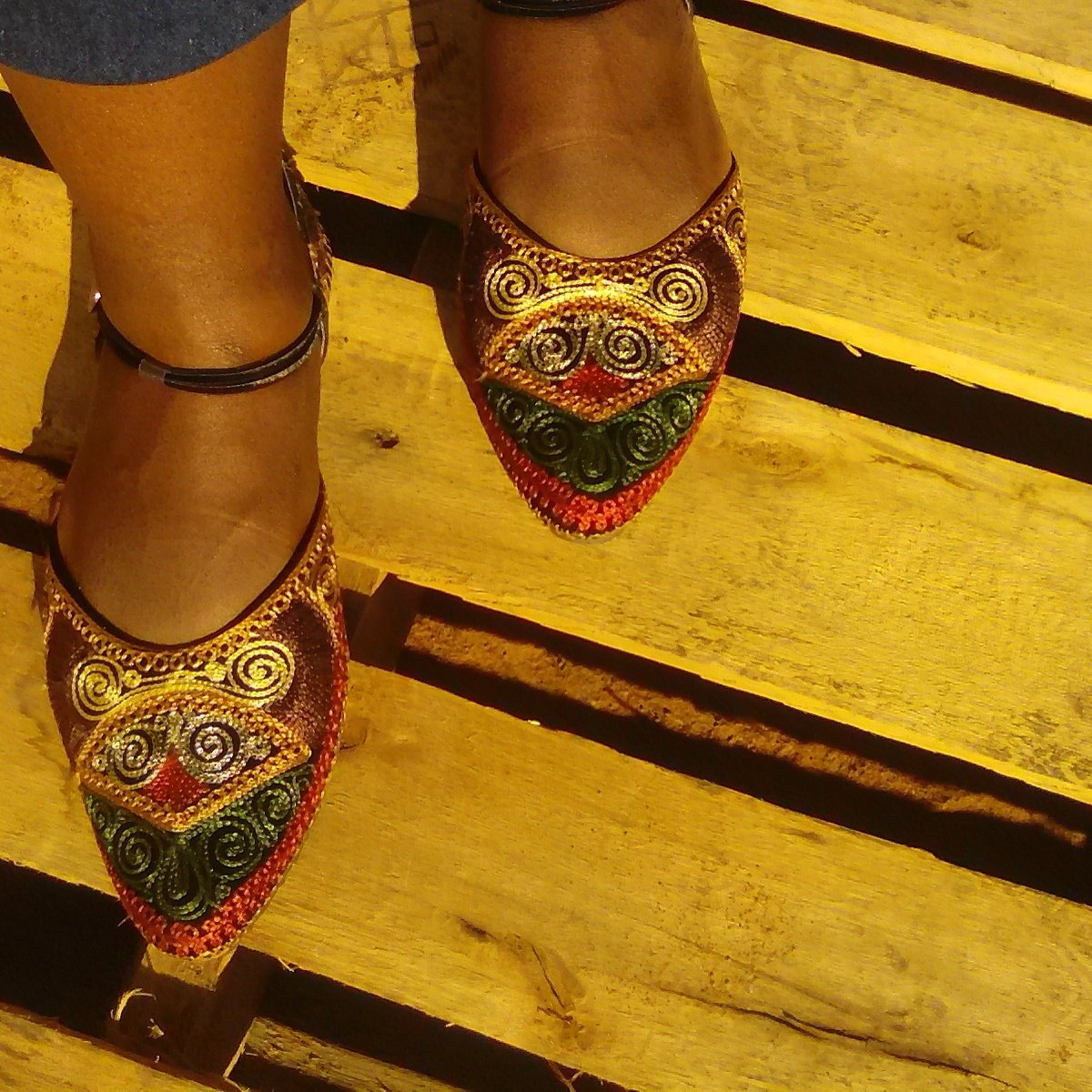 BeeJaeyMakeUp's tweet photo. Lover of Shoes.
#botswanamakeupartist #bombay #botswana #shoelover https://t.co/z3awLCBZeF