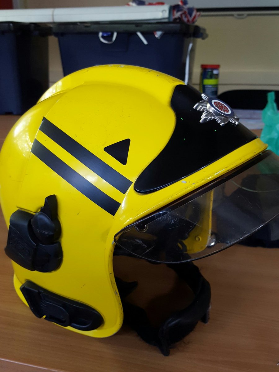 cl70pes's tweet image. The stripes are finally on, let's see what the next job brings #crewmanager #communityfirefighter @LancashireFRS @Padiham_Fire