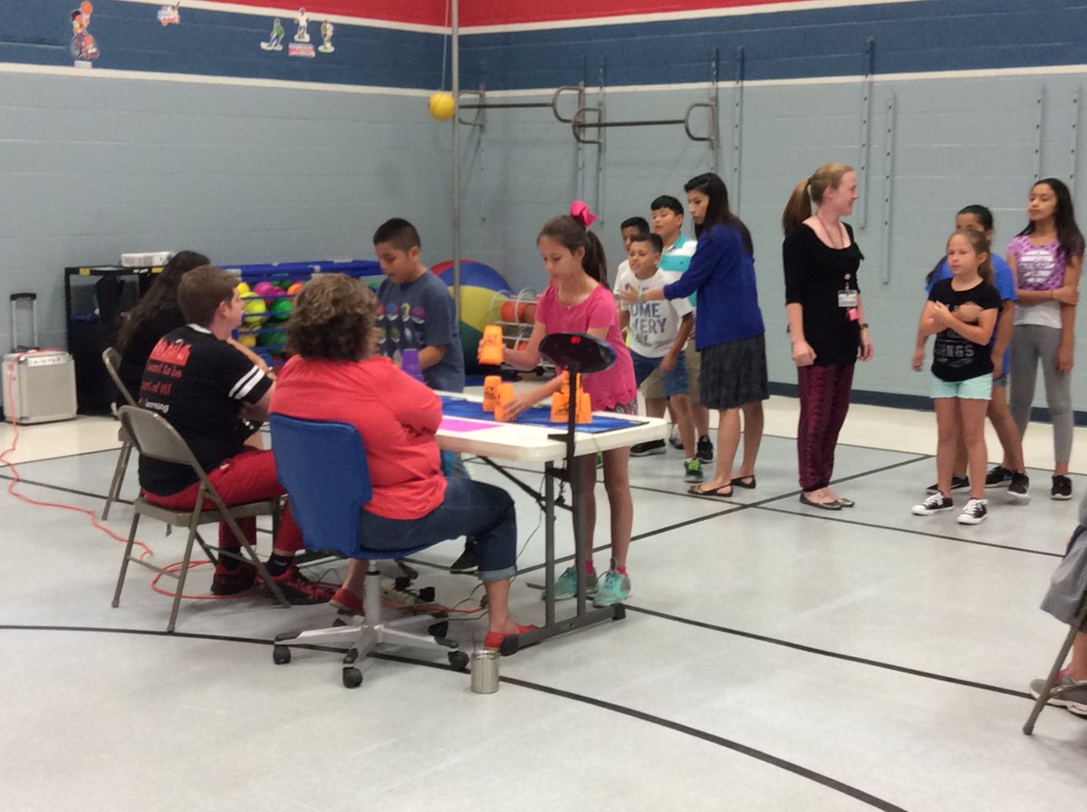 teachtolearnK's tweet photo. So much fun watching the DES cupstacking competition this morning! Congratuations to the BLAZERS!!  #deslearning https://t.co/ObbQg6XAmd