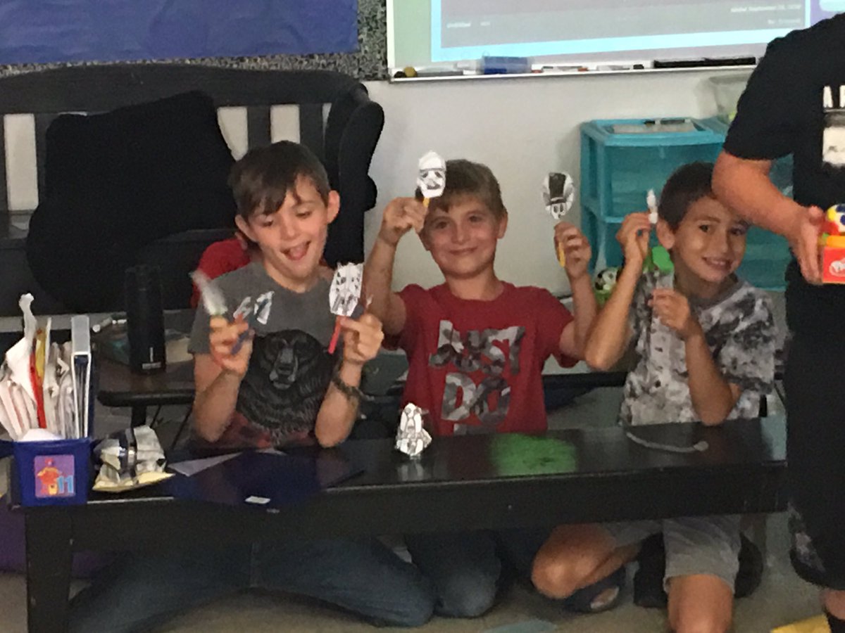 MrsSmoland's tweet photo. It's art day in our classroom today! The students are having a blast collaborating and creating. #inspiredse https://t.co/aYpeHPQhDL