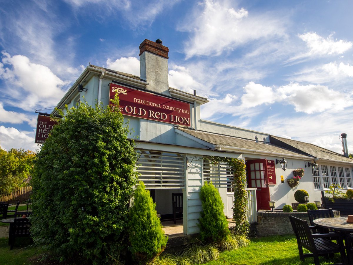 We are hiring a Junior sous chef as well as a commis chef.
Get in touch for more detail