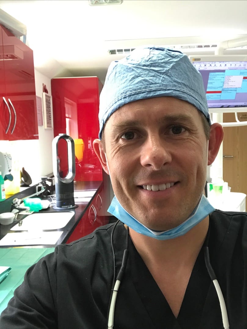 CirenDentist's tweet photo. Presurgery red hot selfie 😂 https://t.co/Apip3jF3Oq