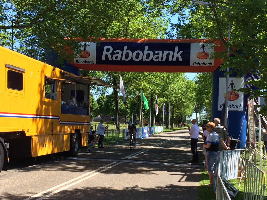 68ABS's tweet photo. De eerste renner gefinisht #Meertour #proloog #Slootdorp én met prachtig weer @stmeertour https://t.co/rEFCqR6rZi