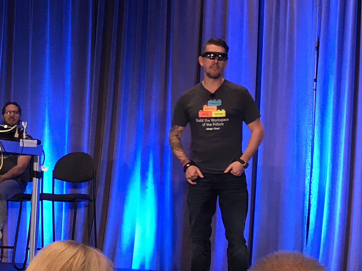 IngmarVerheij's tweet photo. Great session with @reillyusa, @tberger80 and @JamesBulpin! Very inspirational, food for thought! #SYN132 
#FutureOfWork #CitrixSynergy https://t.co/Fickax1HZn