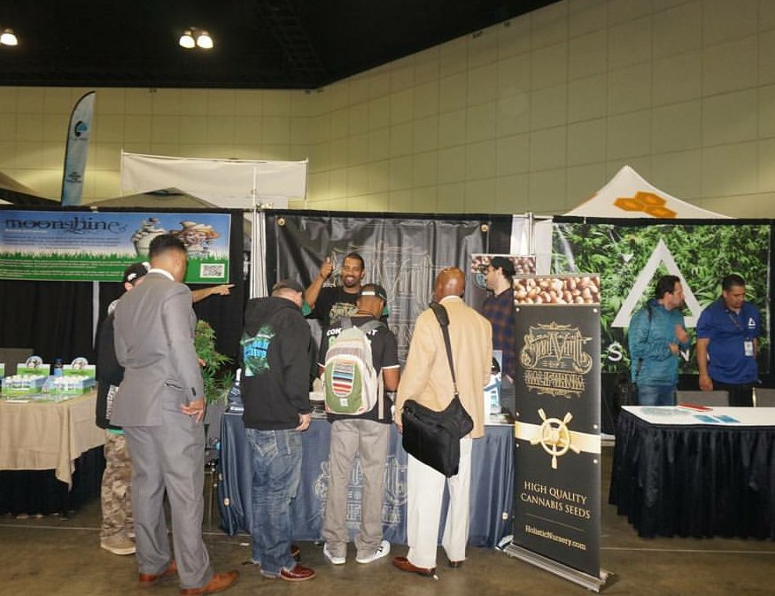 Horticulture360's tweet photo. @SeedVaultofCA1 busy booth at #Horticulture360 @BIGIndustryShow #California 2017. 
@BIGGalleria @VaporizeExpo
Presented by @BIGBuyersGuide https://t.co/dw0jk2HlRt