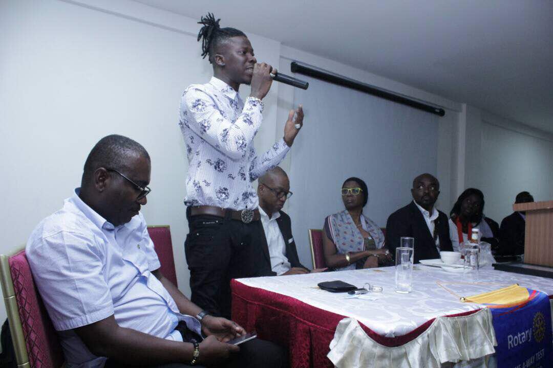 AugustLiveGh's tweet photo. Rotary Club Ghana Honours STONEBWOY #iPickStonebwoy #ComeFromFar #BackInAustralia #RoadToGrammys @ElormBeenie @KUBIdyza
#GhanaMeetsNaija17 https://t.co/CHH0pS8ZqS