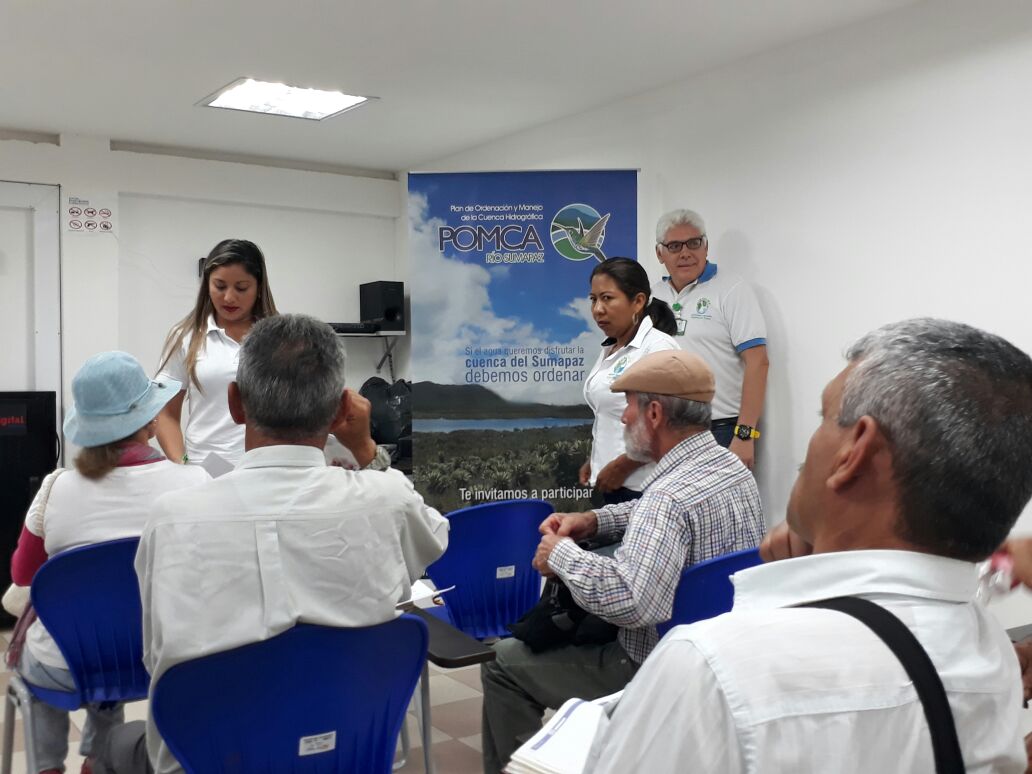 CEMAlfonsoCano's tweet photo. #AhoraFARC | Inicia reunión con las autoridades ambientales de Tolima y Cundinamarca para la socialización del... https://t.co/nWhJamlO0d https://t.co/54JzNlSNfd