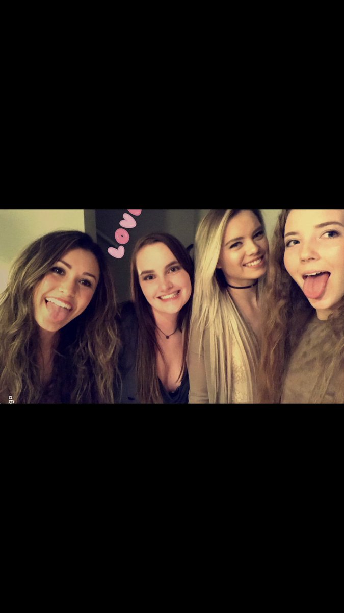 nikkislat12's tweet photo. HAPPY BIRTHDAY TO MY BESTFRIEND I LOVE YOU SO MUCH CANT WAIT TO CELEBRATE WITH YOU❤️❤️ @EmSmeltz https://t.co/2pHPGlVnLR