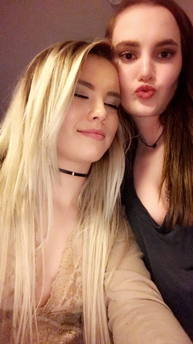 nikkislat12's tweet photo. HAPPY BIRTHDAY TO MY BESTFRIEND I LOVE YOU SO MUCH CANT WAIT TO CELEBRATE WITH YOU❤️❤️ @EmSmeltz https://t.co/2pHPGlVnLR