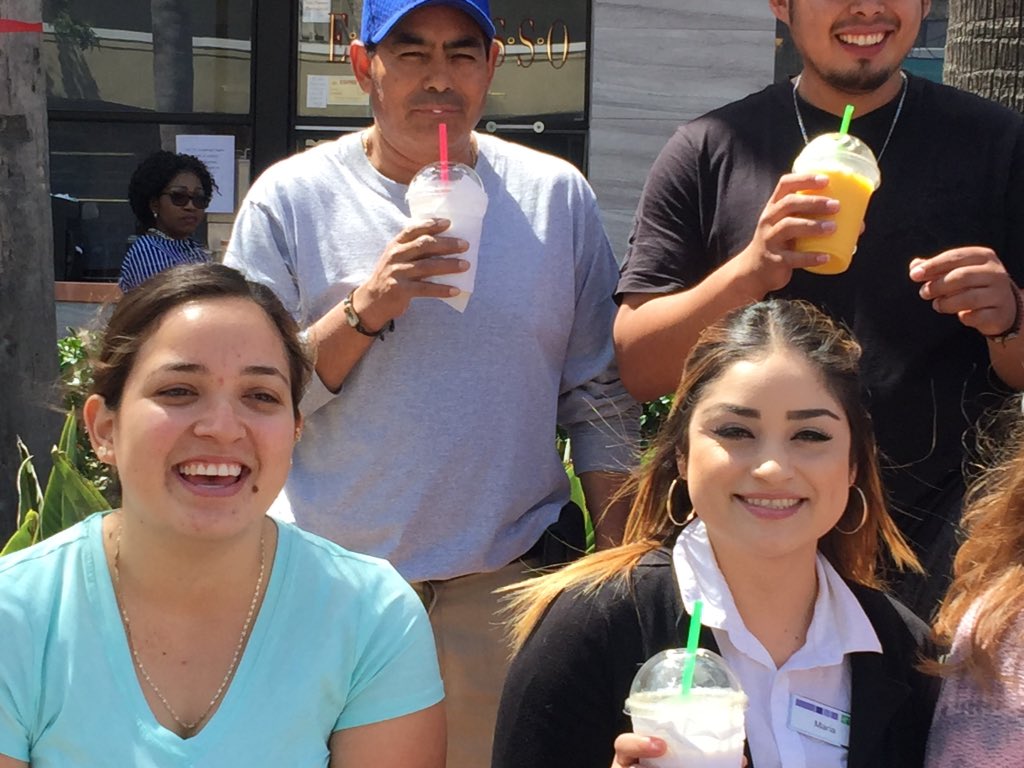 ServiceFanatics's tweet photo. Team Catalina #servicefanatics out for ice cream https://t.co/sWIWH3sGoE