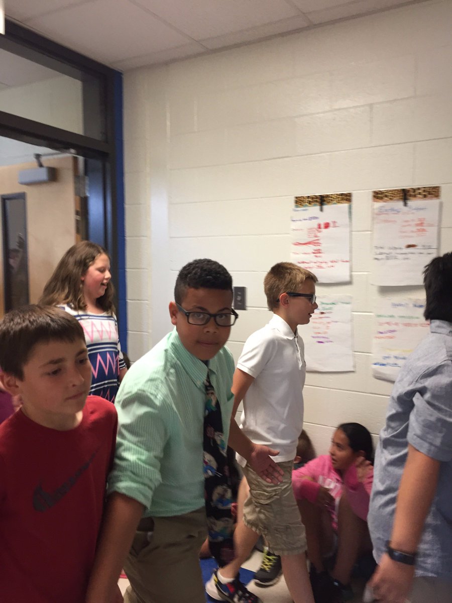 LessonsWithMsC's tweet photo. #lastday #5thgradewalk https://t.co/M9k7i0ltkV
