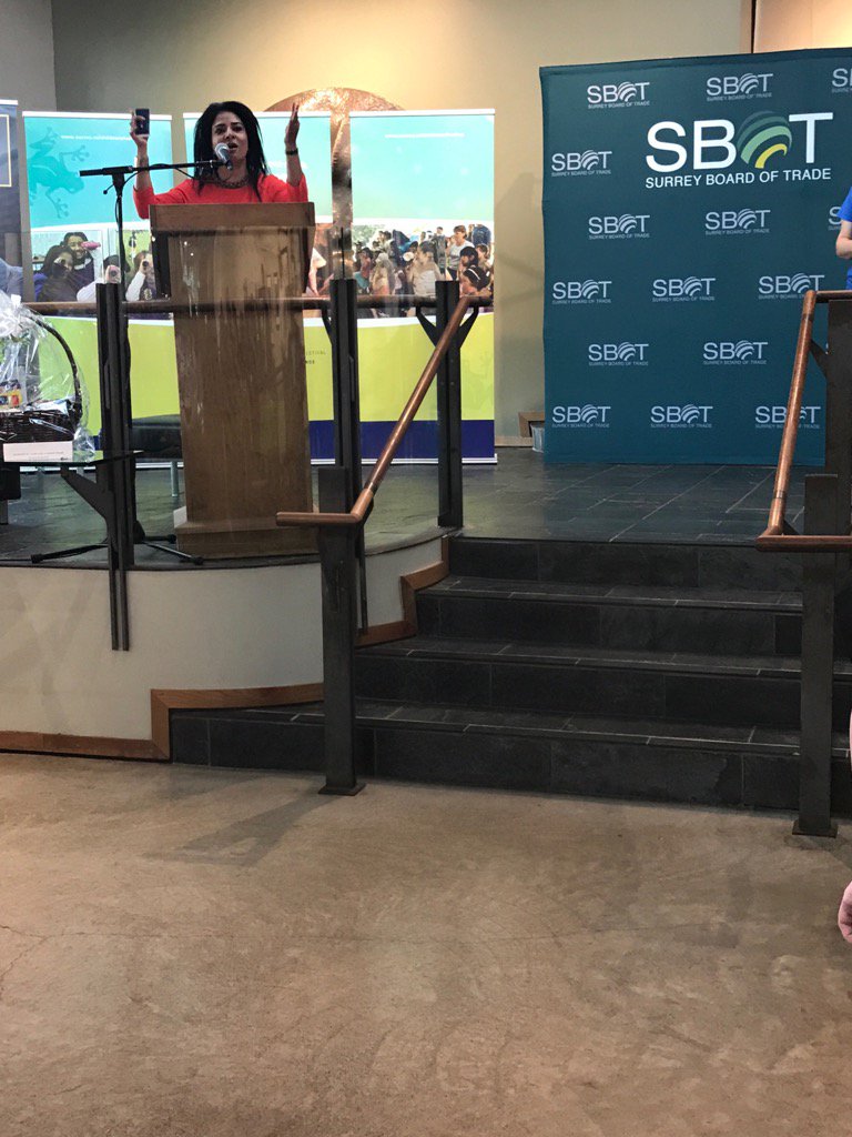<a href="/anitahuberman/">Anita Huberman</a> of@SBofT welcoming remarks <a href="/CityofSurrey/">City of Surrey</a> Arts Centre for 13th annual #internationalchildrensfestival