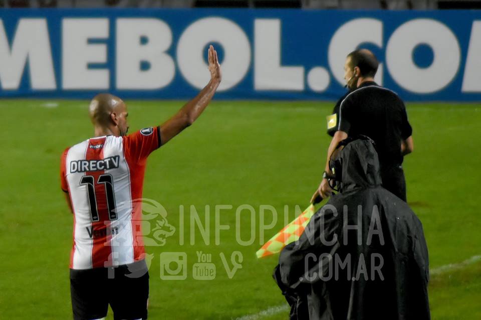 InfoPincha's tweet photo. #EDLP Juan Sebastián Verón se retira del fútbol profesional ante Botafogo por la Copa Libertadores: https://t.co/BH3LAkiLos https://t.co/oBNLehkPpp