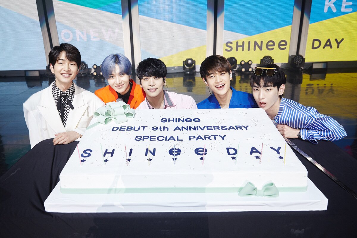 nano09max's tweet photo. 遅れたけど…SHINee9周年おめでとう!チームとして、個々としても進化しながら輝く君たちが大好きです♡来年は2桁!それまで怪我なく幸せに^ ^
#SHINee9thAnniversary
#샤이니9주년축하해
#SHINe9DAY
#샤이니_9년동안_빛나줘서_고마워 https://t.co/nbtqcv3Ivc